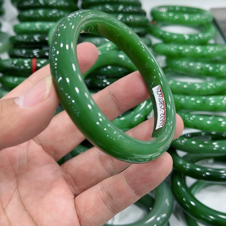 和田玉手镯未镶嵌～****）57.5～0