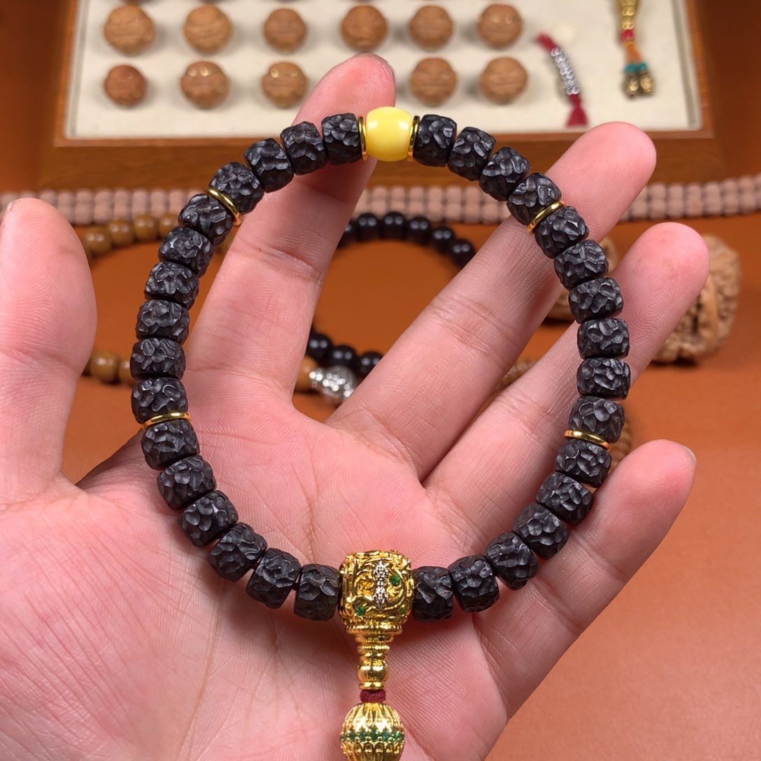 椰蒂吊坠52538833888