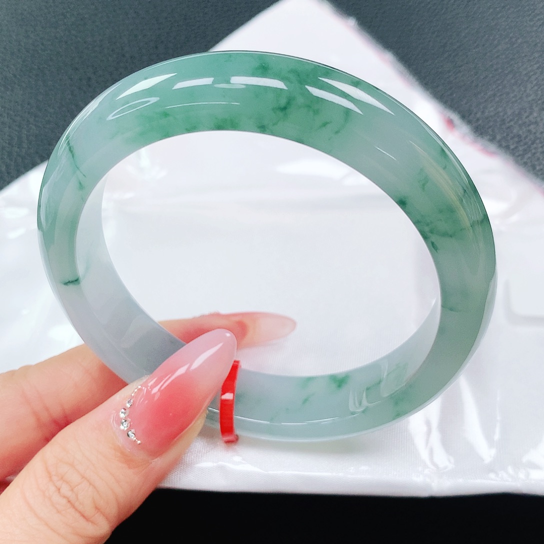 翡翠手镯未镶嵌58圈