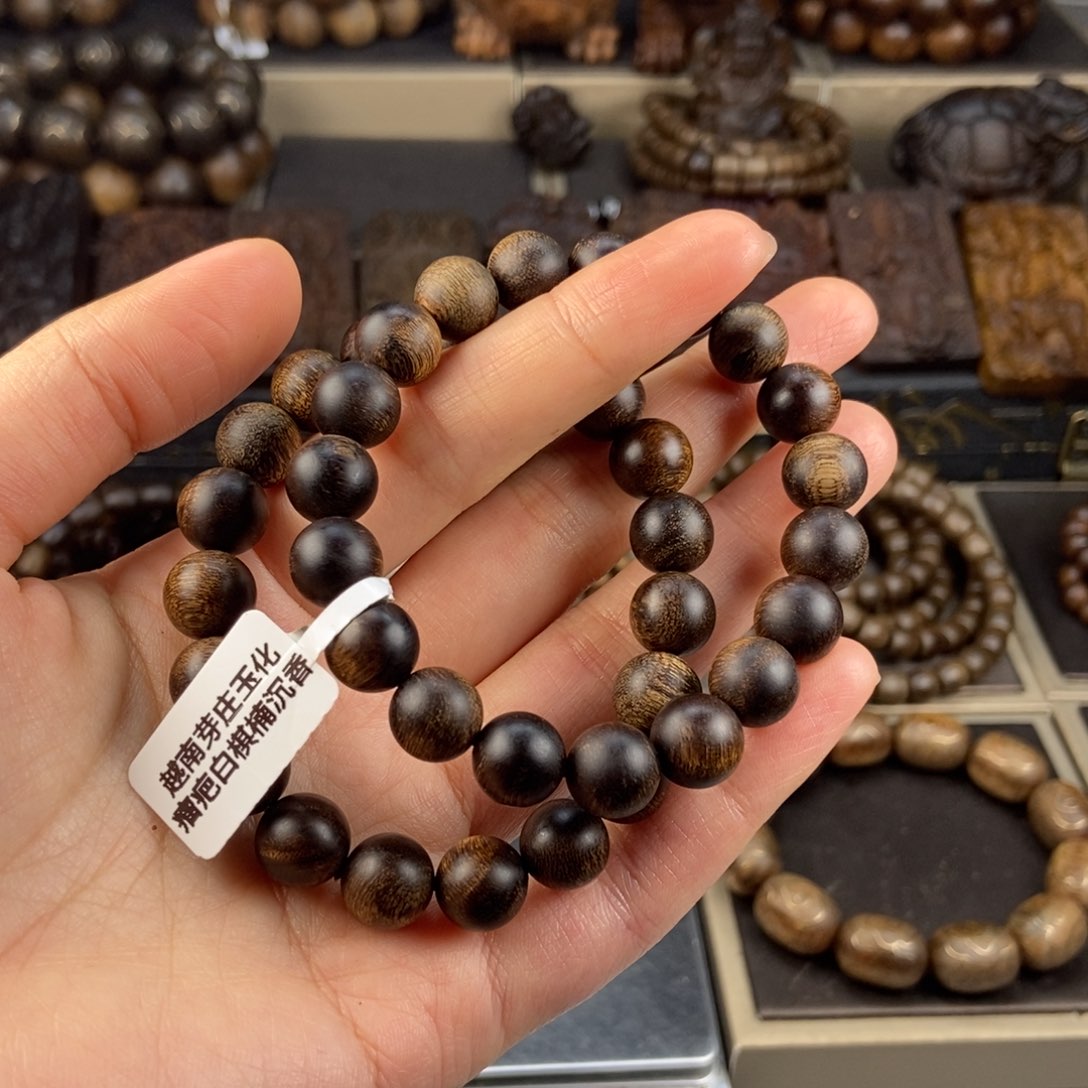 沉香手串小****塞越南芽庄白棋楠玉化留疤