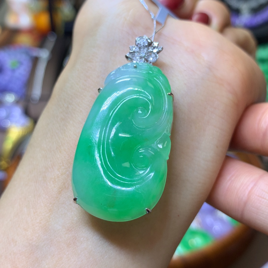 【闪购商品】翡翠颈饰18K金镶嵌翡翠