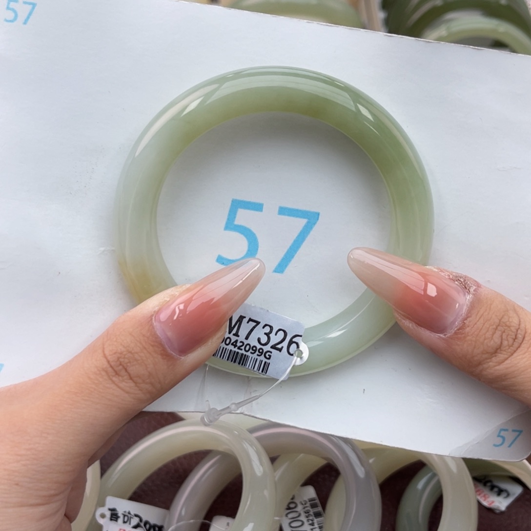 和田玉手镯未镶嵌静**月