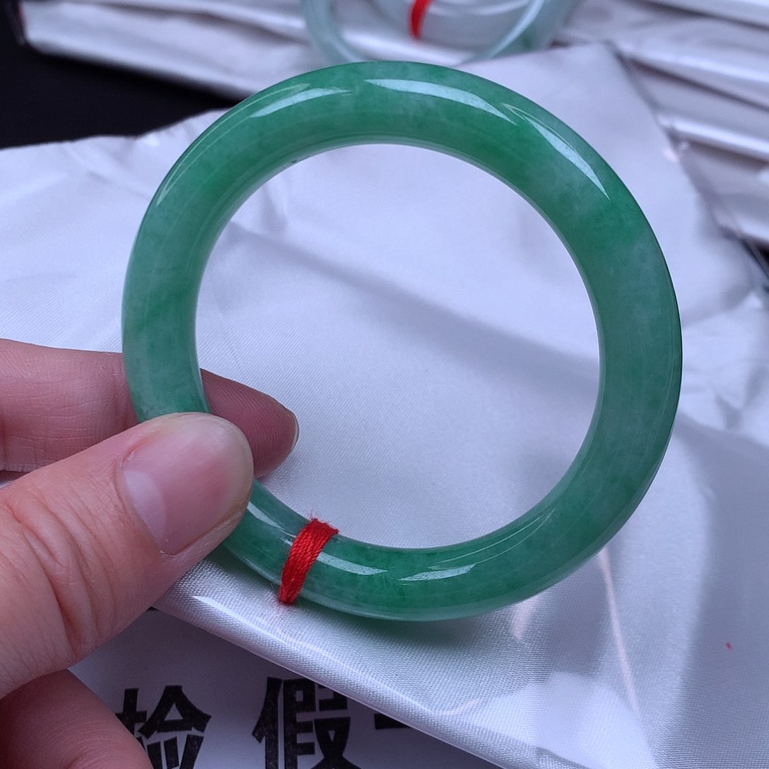 翡翠手镯未镶嵌53圈翡翠手镯