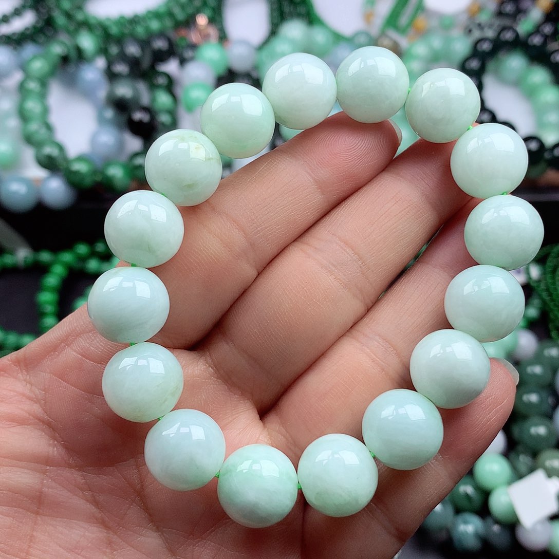 翡翠颈饰未镶嵌手串