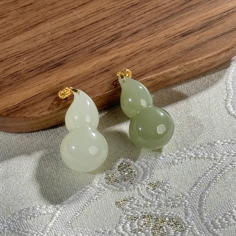 和田玉晴水葫芦18K金镶嵌吊坠多样性发一