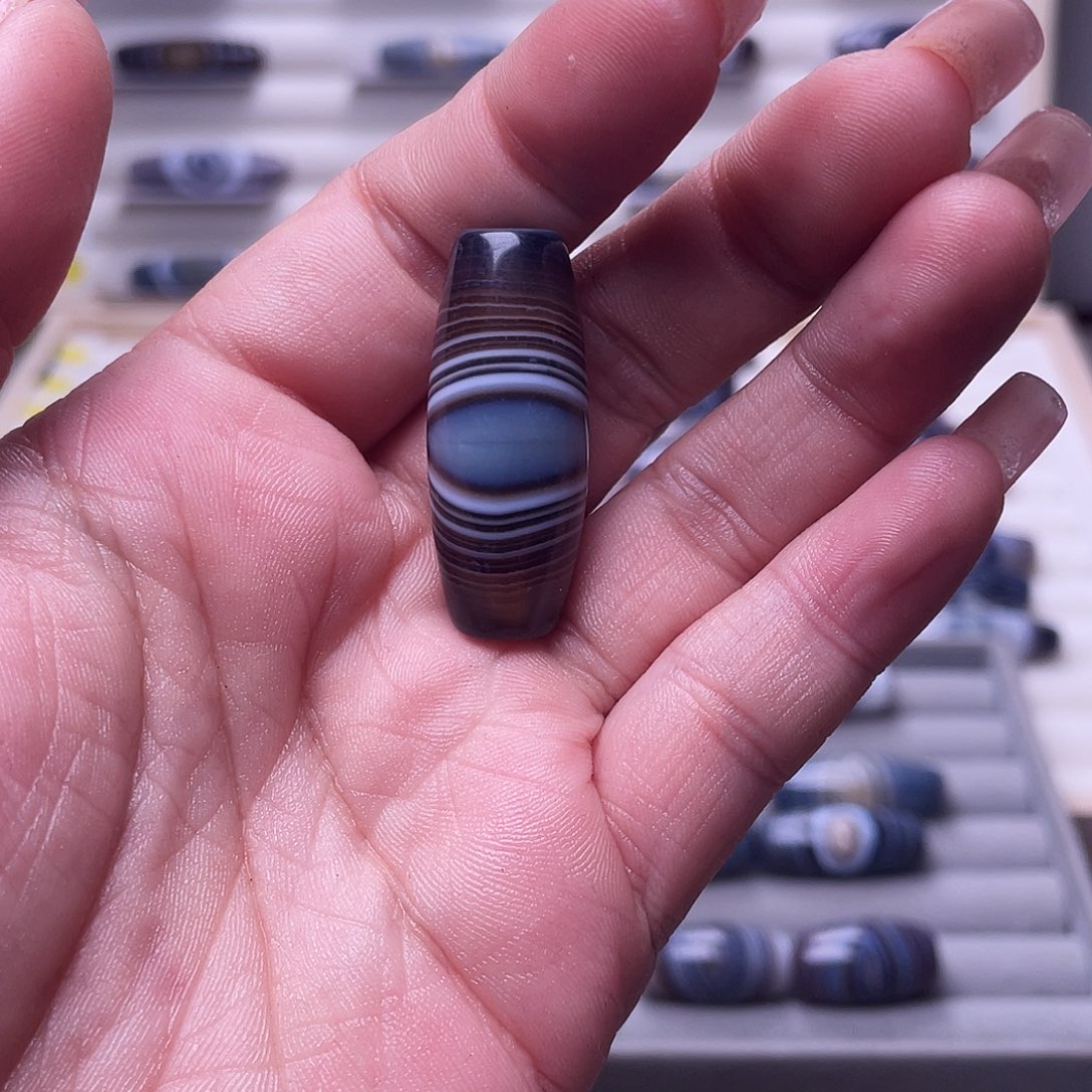 桑***布玛瑙/玉髓未镶嵌颈饰