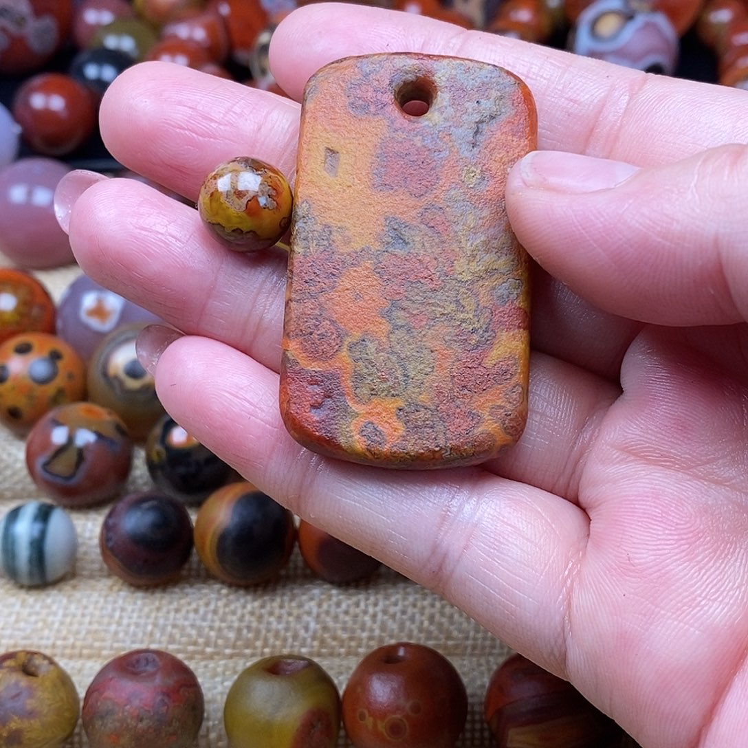 雨***愁玛瑙/玉髓未镶嵌战国红玛瑙