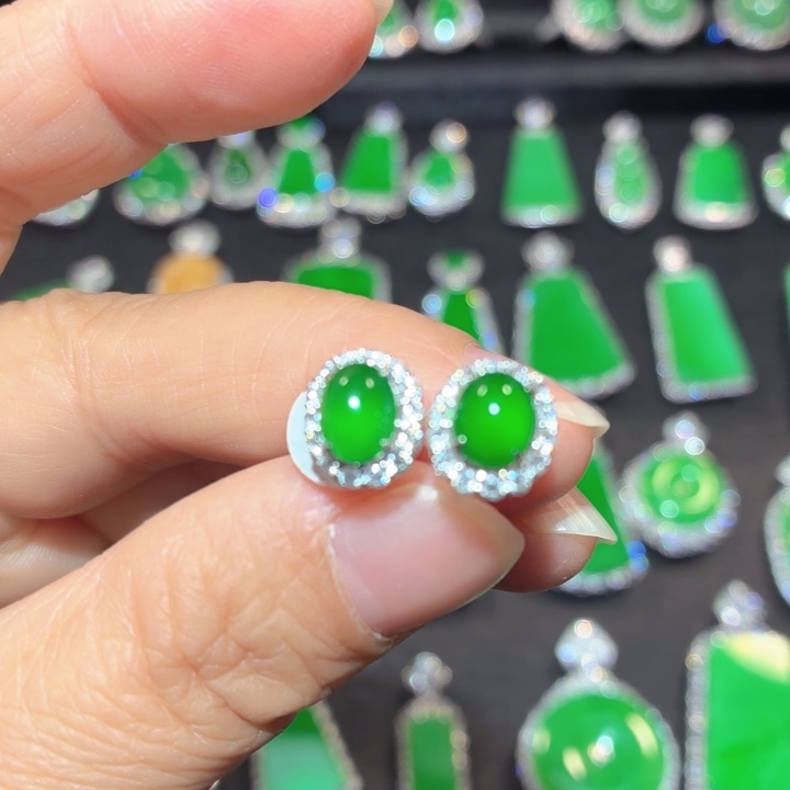 翡翠18K金镶嵌吊坠(不含链)翡翠