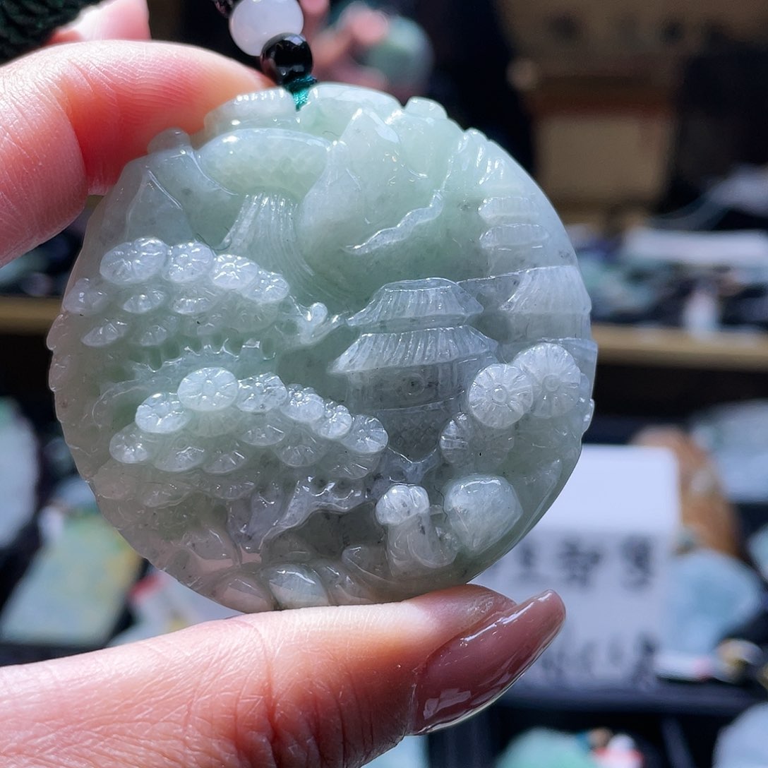 翡翠颈饰未镶嵌一个