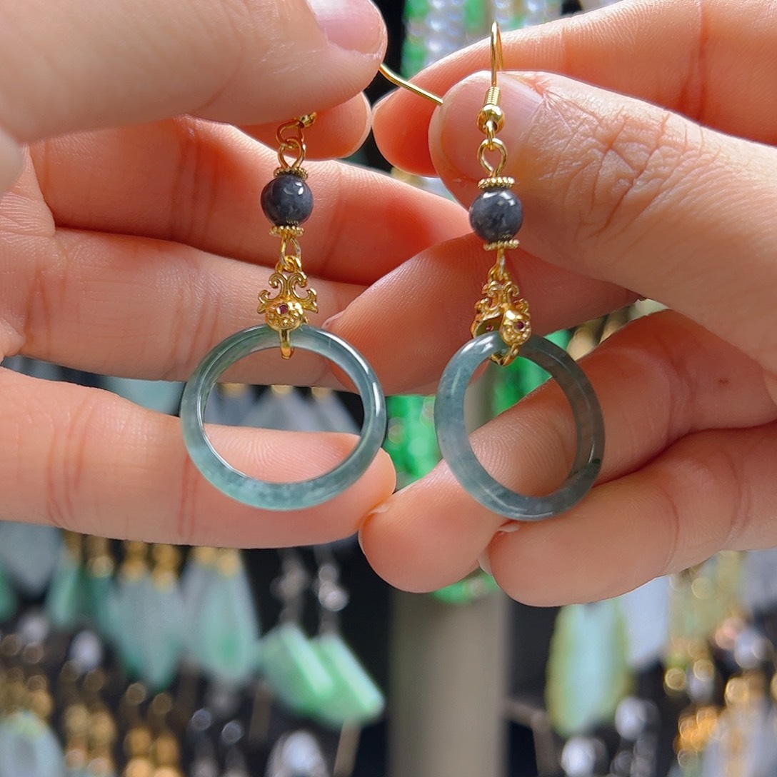 未镶嵌翡翠耳饰翡翠