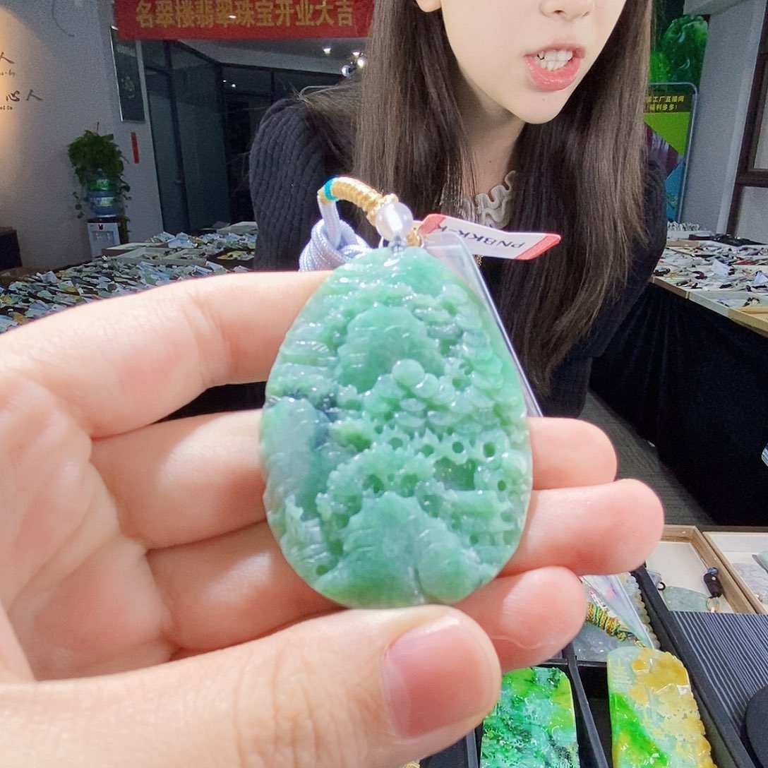 颈饰未镶嵌翡翠翡翠