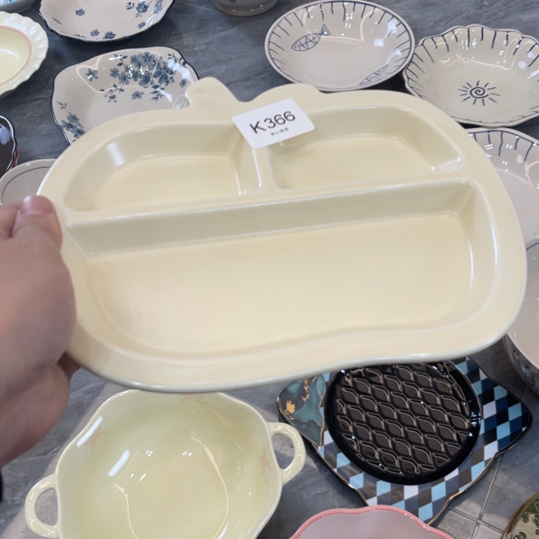 陶瓷微瑕餐具介意勿拍，满18飞！