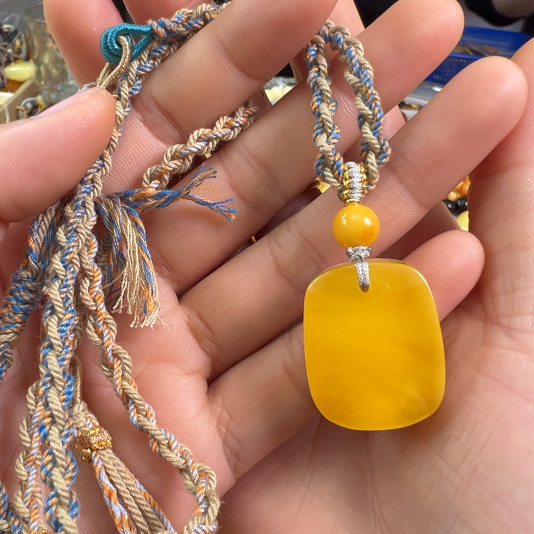 蜜蜡裸石未镶嵌琥珀