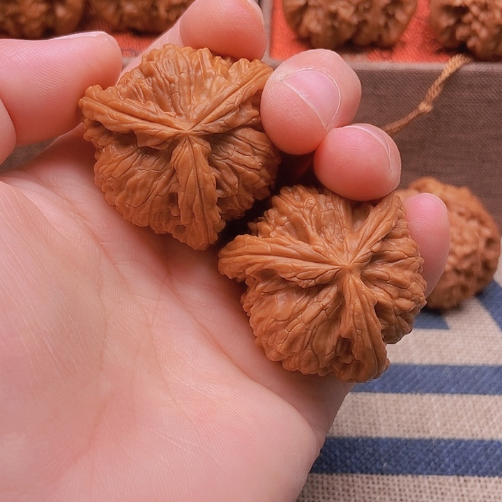 吊坠文玩核桃东**生三棱