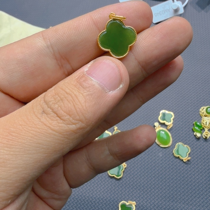 和田玉（碧玉）颈饰银S925镀金镶嵌