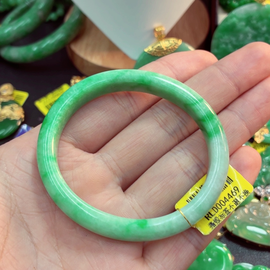 翡翠未镶嵌吊坠(不含链)52-53