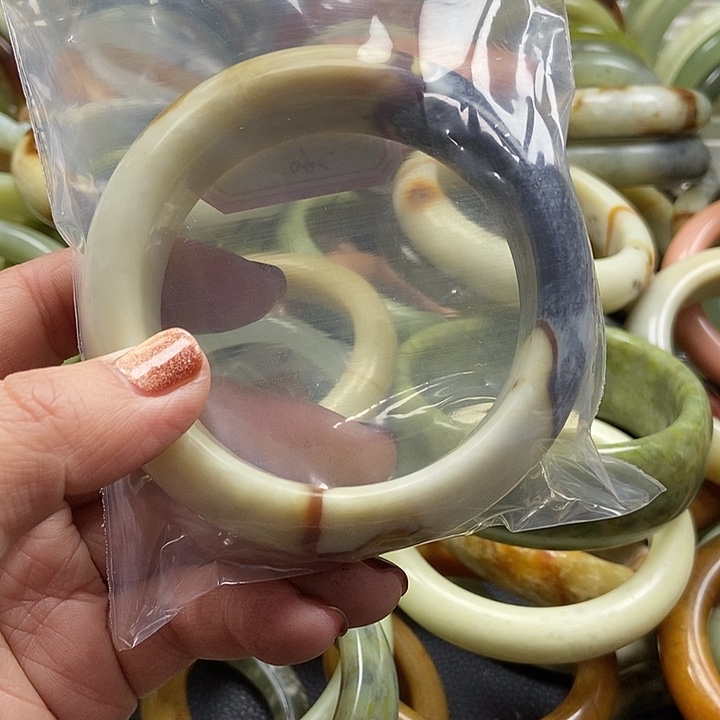 蛇纹石玉手镯未镶嵌善*