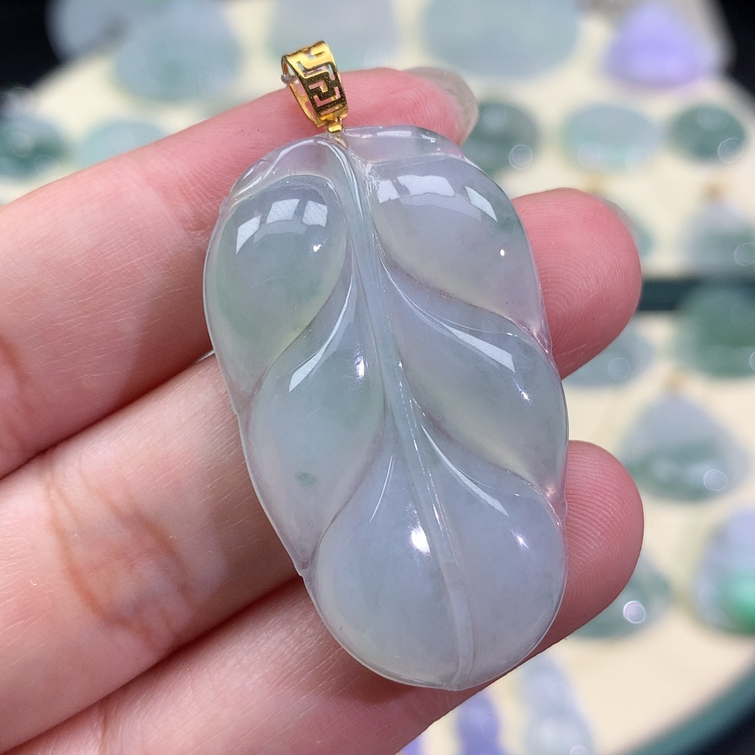 翡翠18K金镶嵌颈饰金枝玉叶