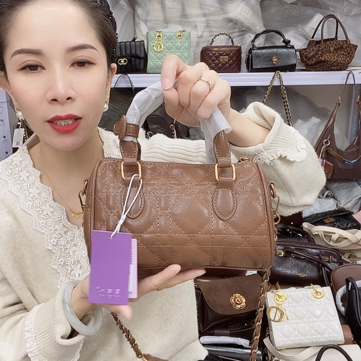 蚕丝小牛剖层皮革PU8216