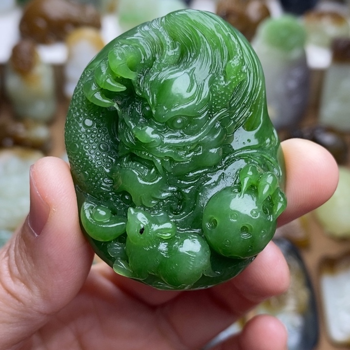天***a和田玉未镶嵌颈饰