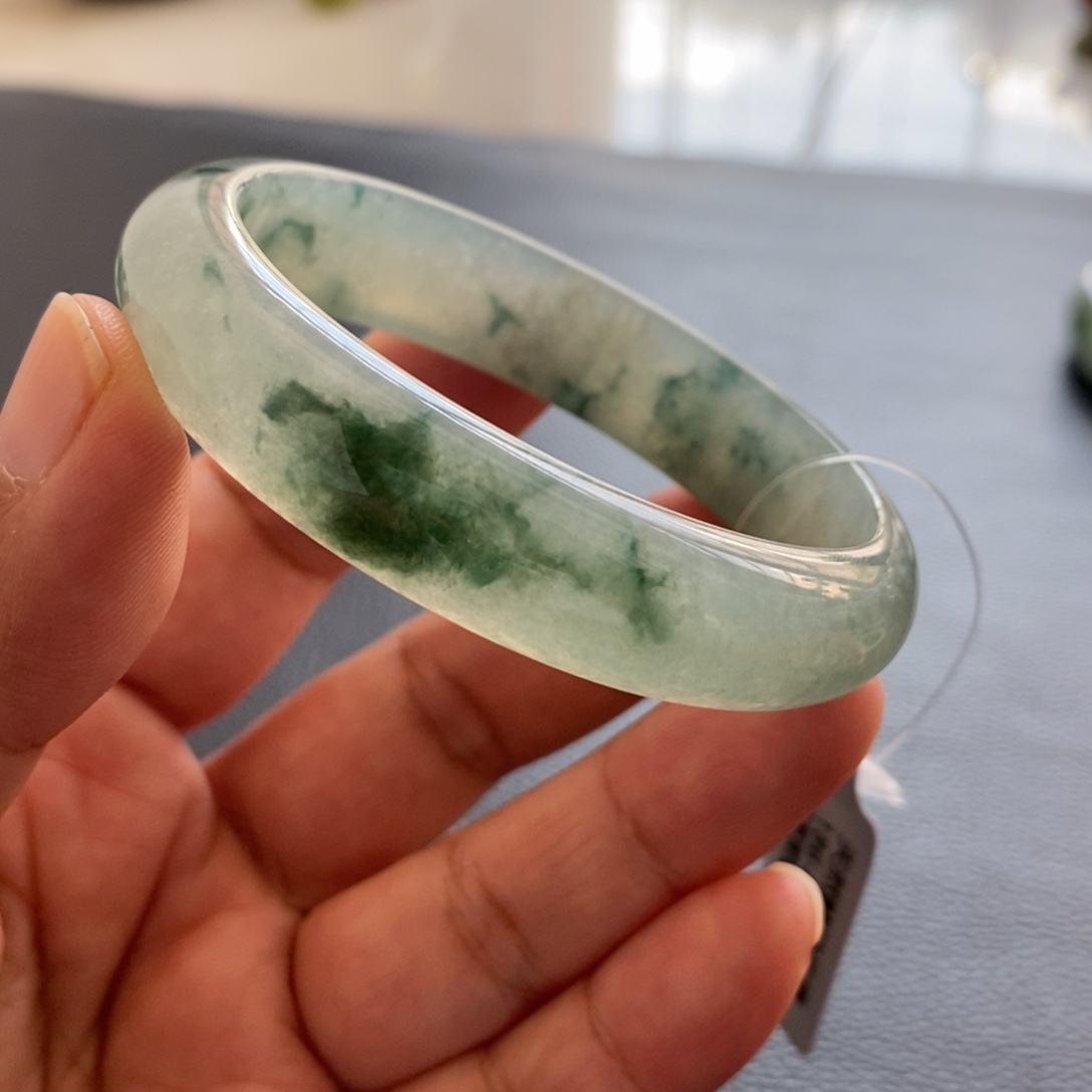 未镶嵌手镯（贵妃镯）翡翠天然翡翠手镯