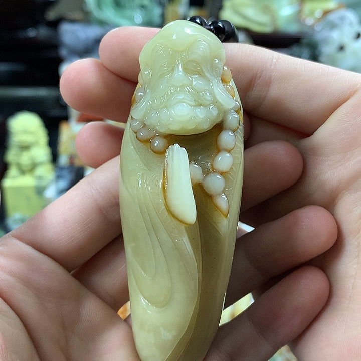 岫玉手把件未镶嵌