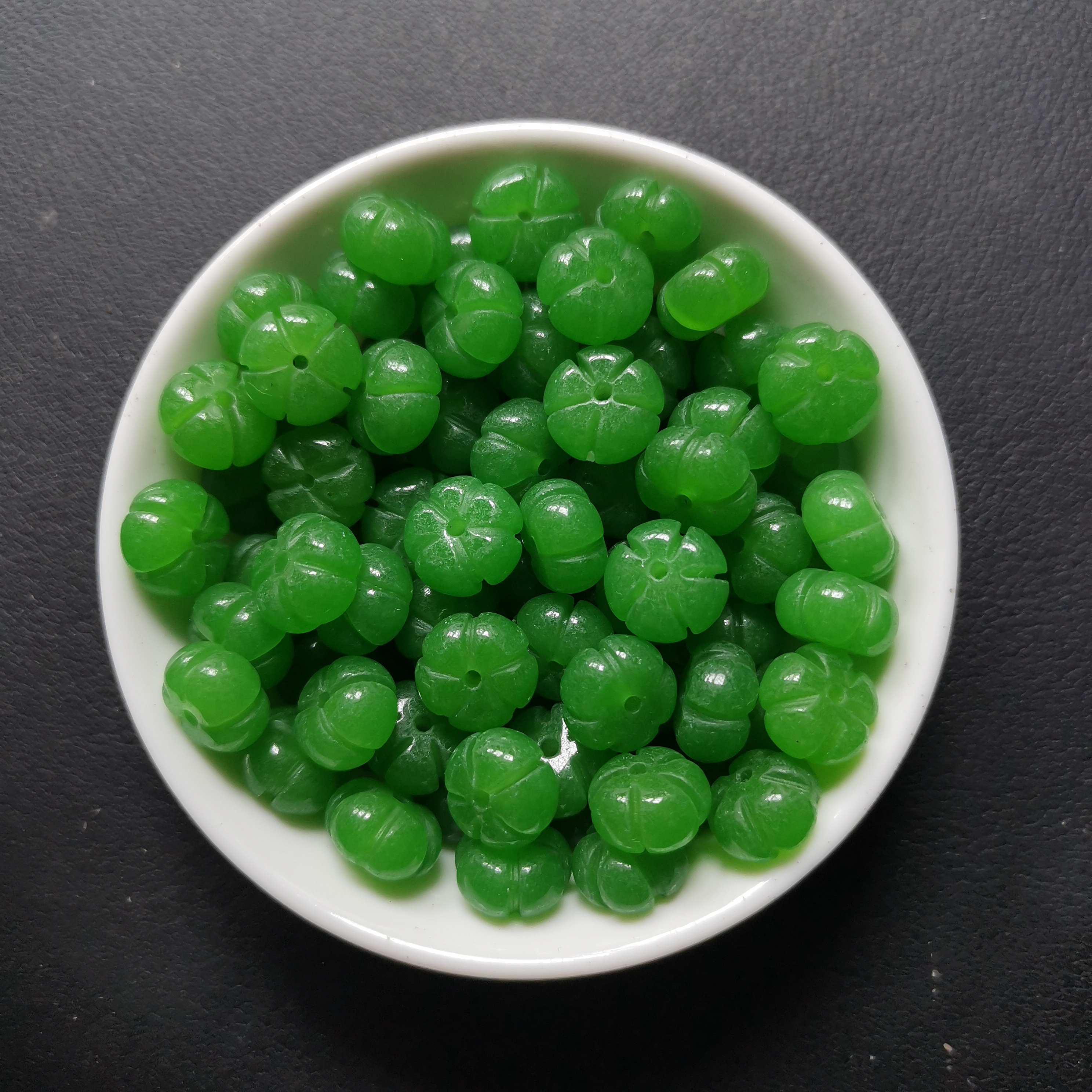 散珠w2867苹果绿五瓣花10mm*15颗