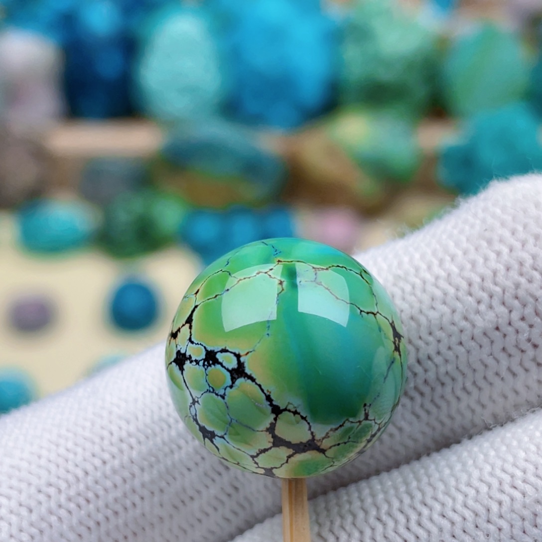 绿松石未镶嵌珠宝奇石