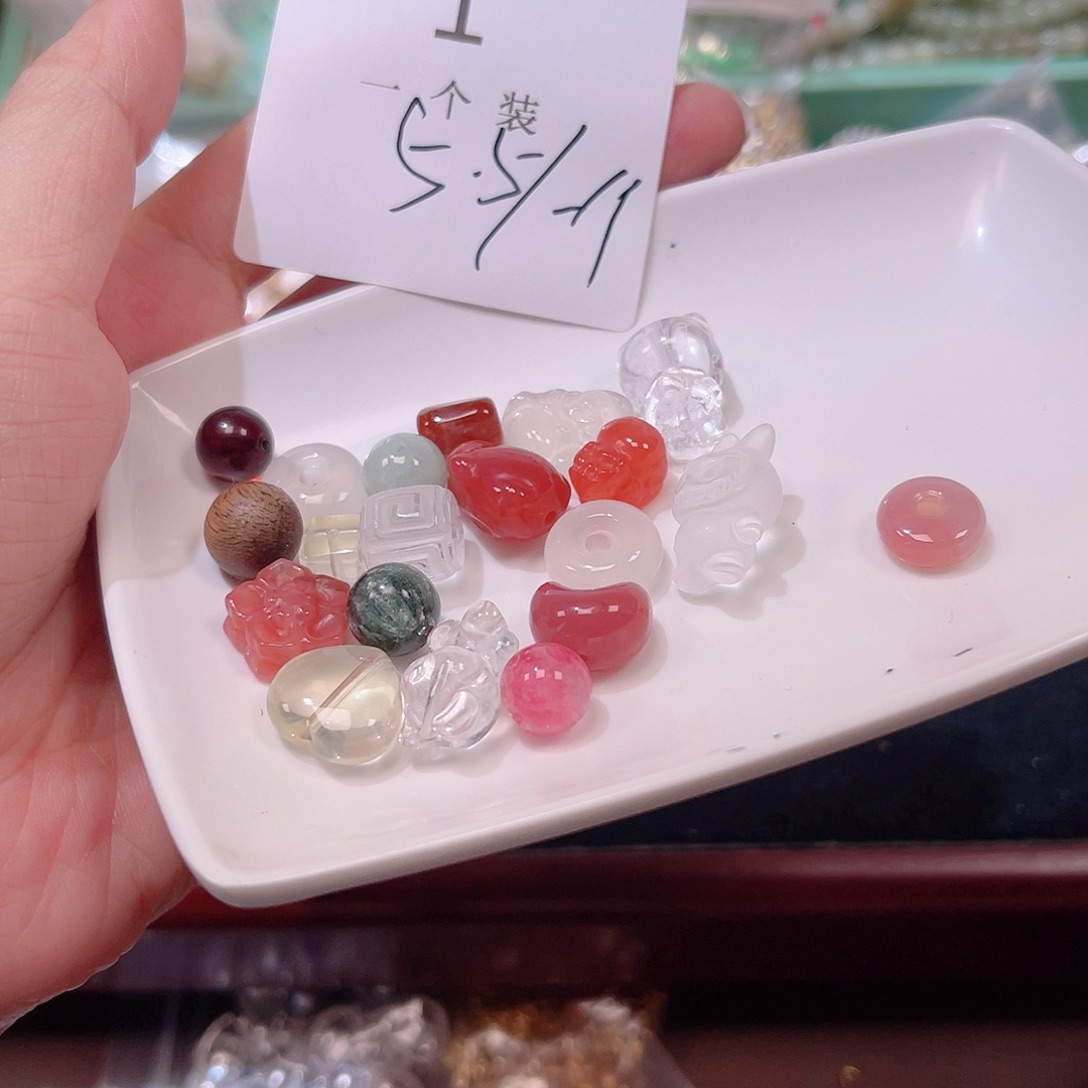 水晶珠宝半成品未镶嵌1 。          