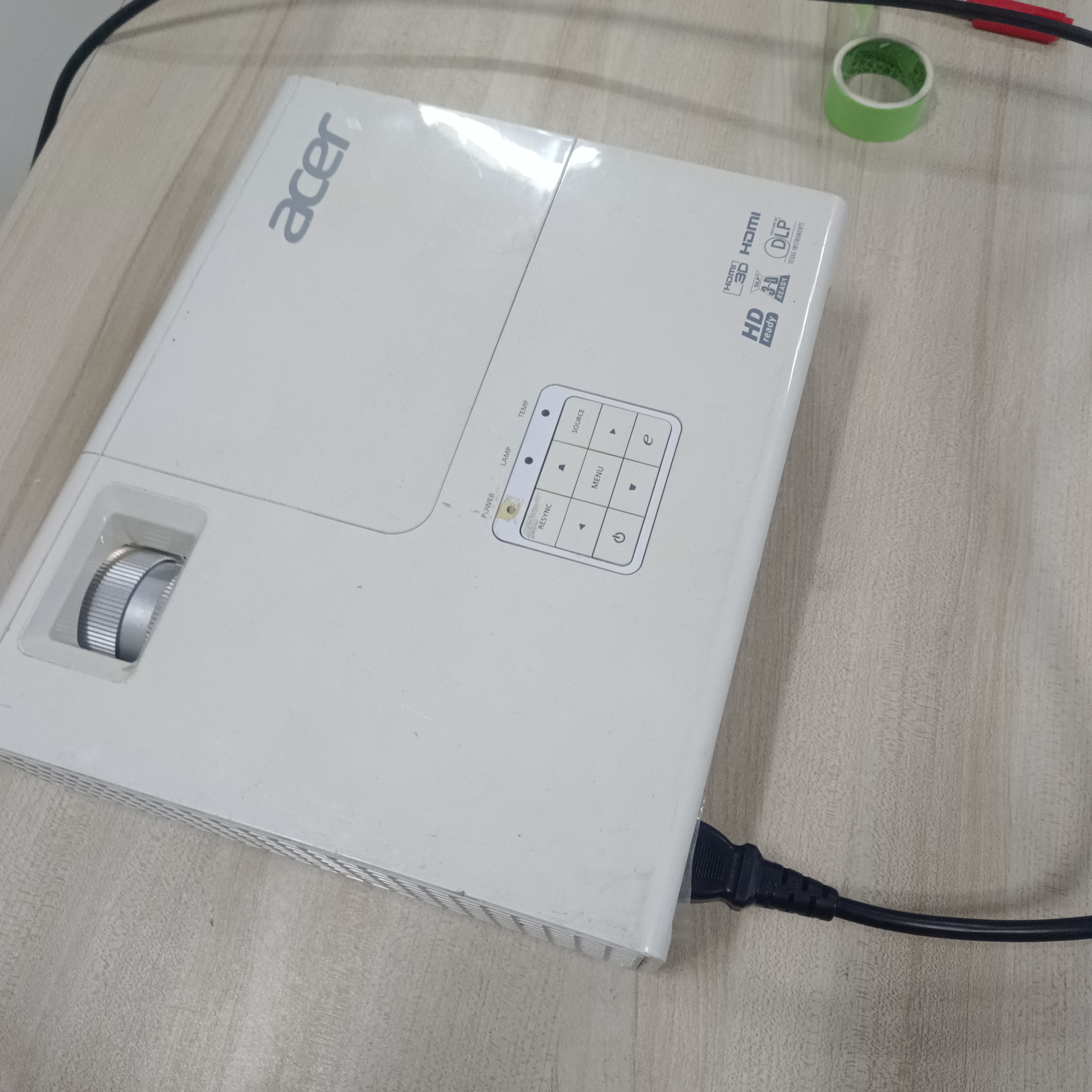 9新  二手宏基投影仪运费自理