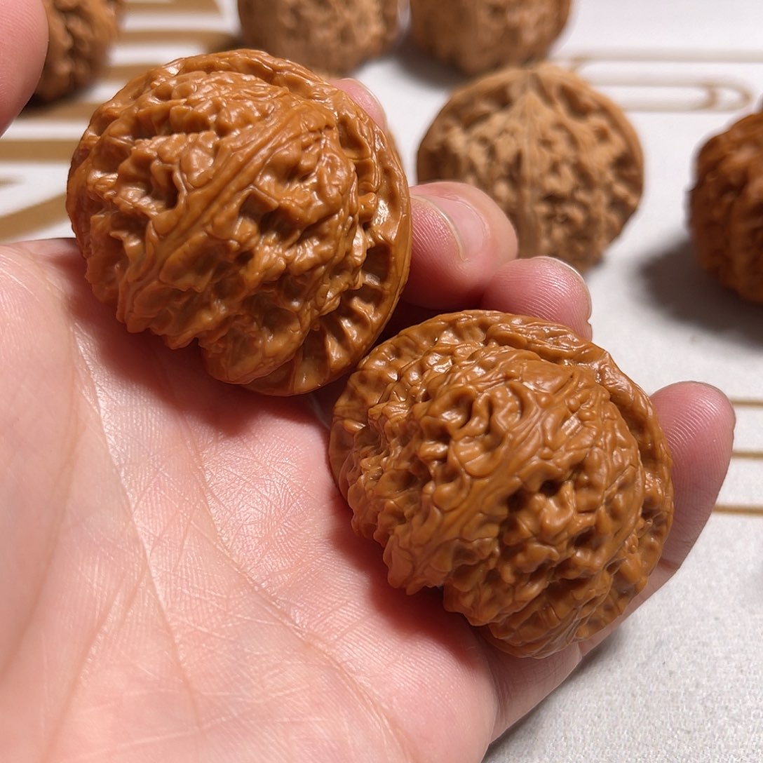 宝****文玩核桃吊坠白狮子