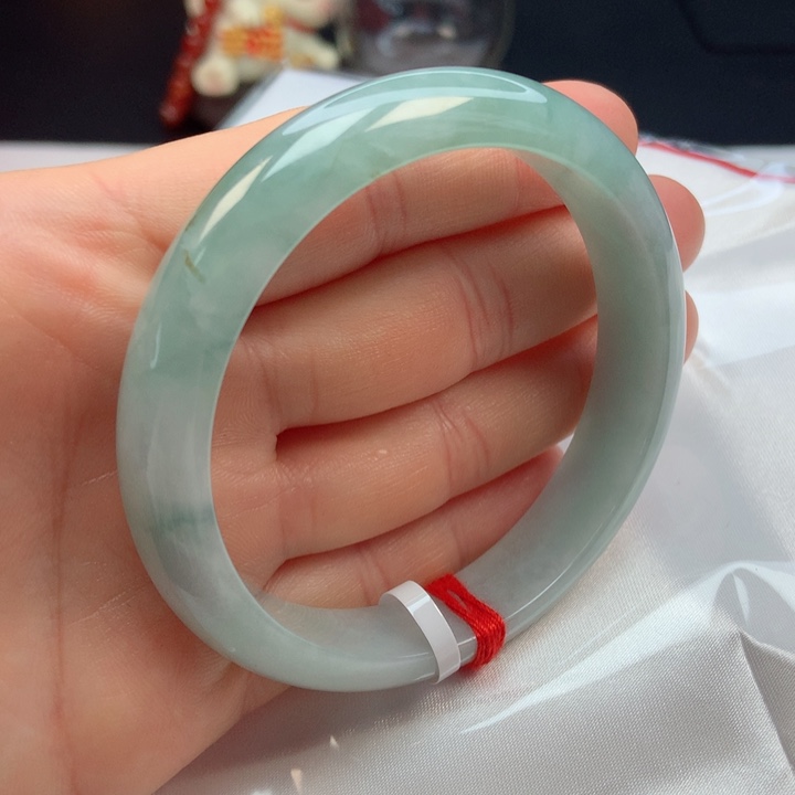 翡翠手镯未镶嵌58圈