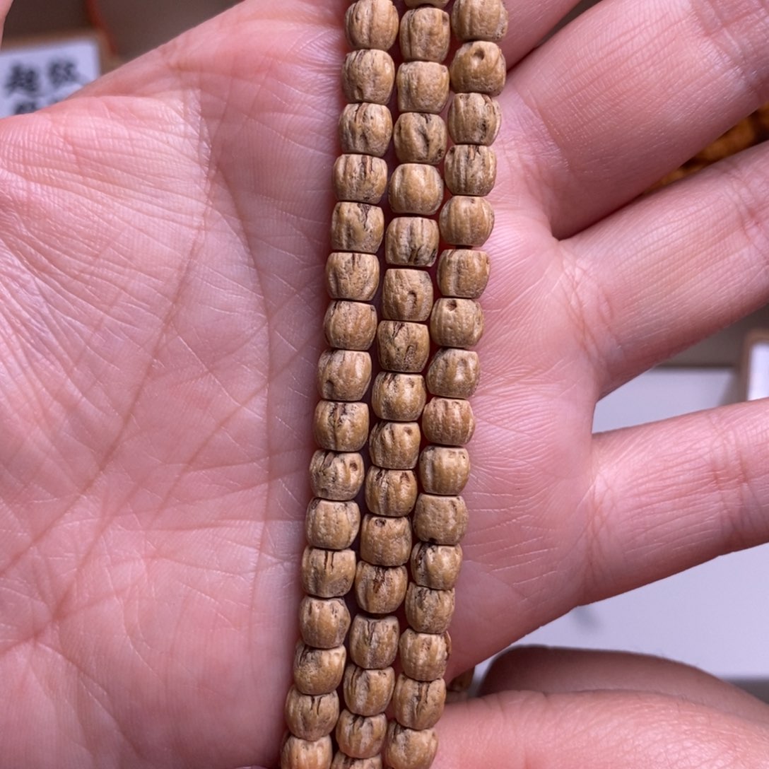 柏香籽/百香籽吊坠人****搏