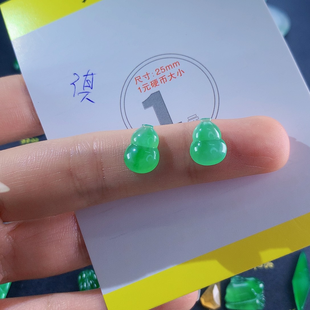 【闪购商品】翡翠颈饰未镶嵌葫芦