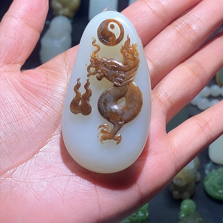 和田玉龙把件未镶嵌