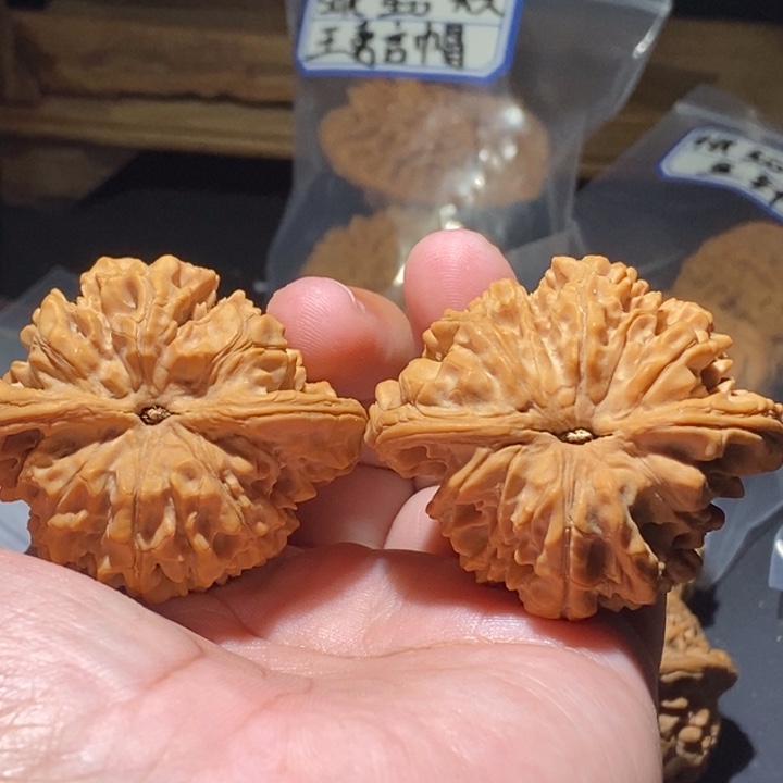 你***震文玩核桃吊坠50全品官帽