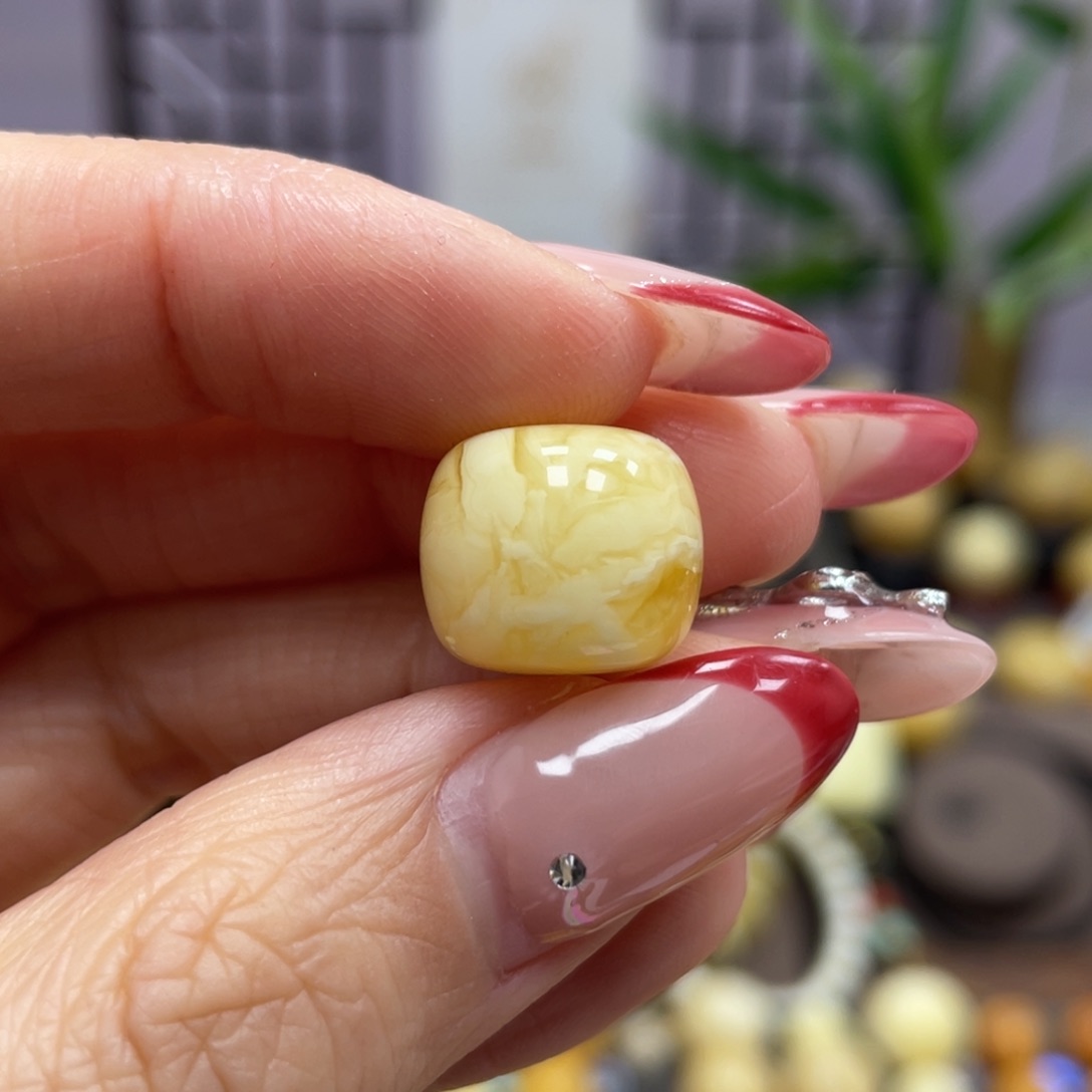 琥珀裸石未镶嵌13.3*11.5mm