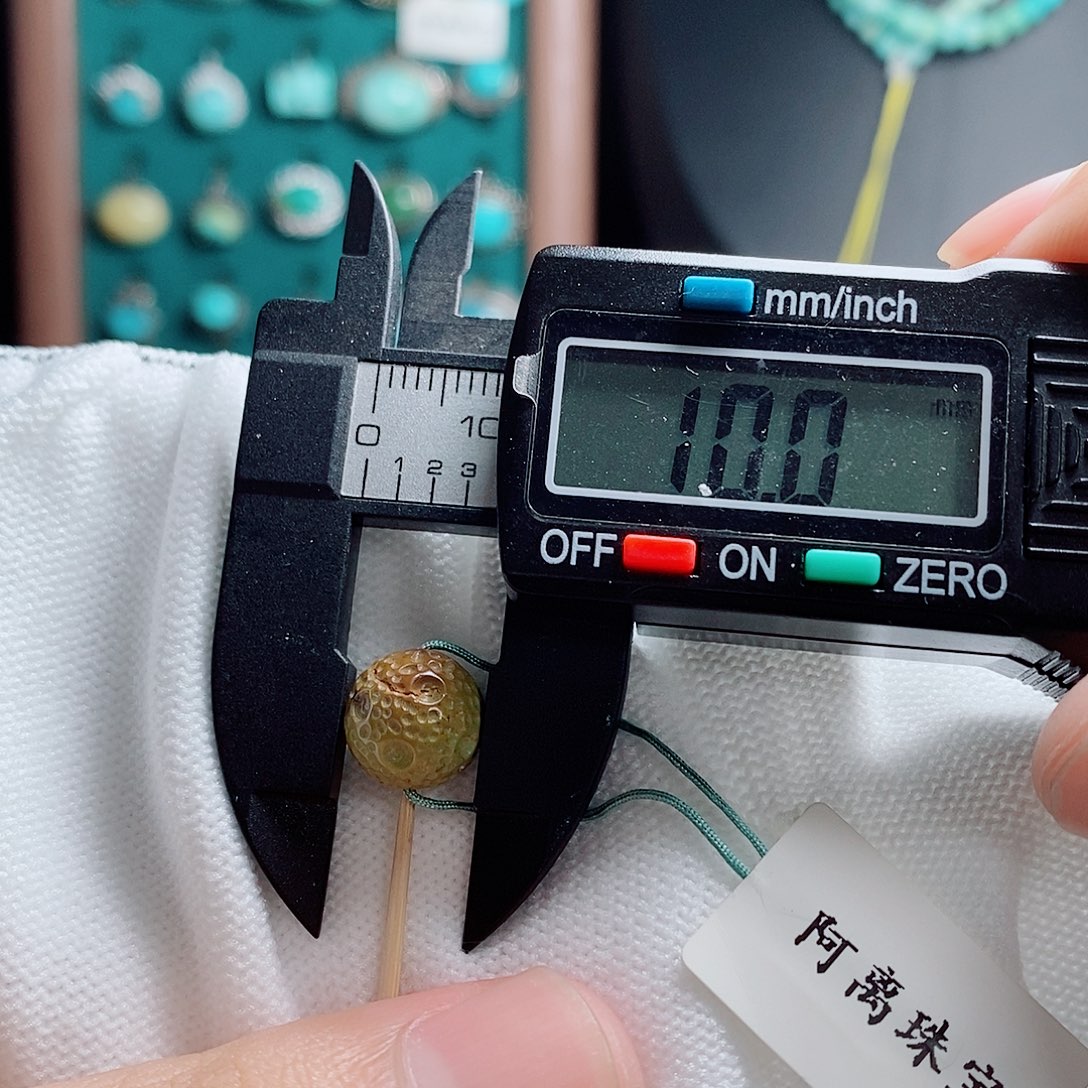 未镶嵌绿松石颈饰