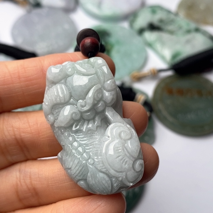 翡翠未镶嵌颈饰翡翠