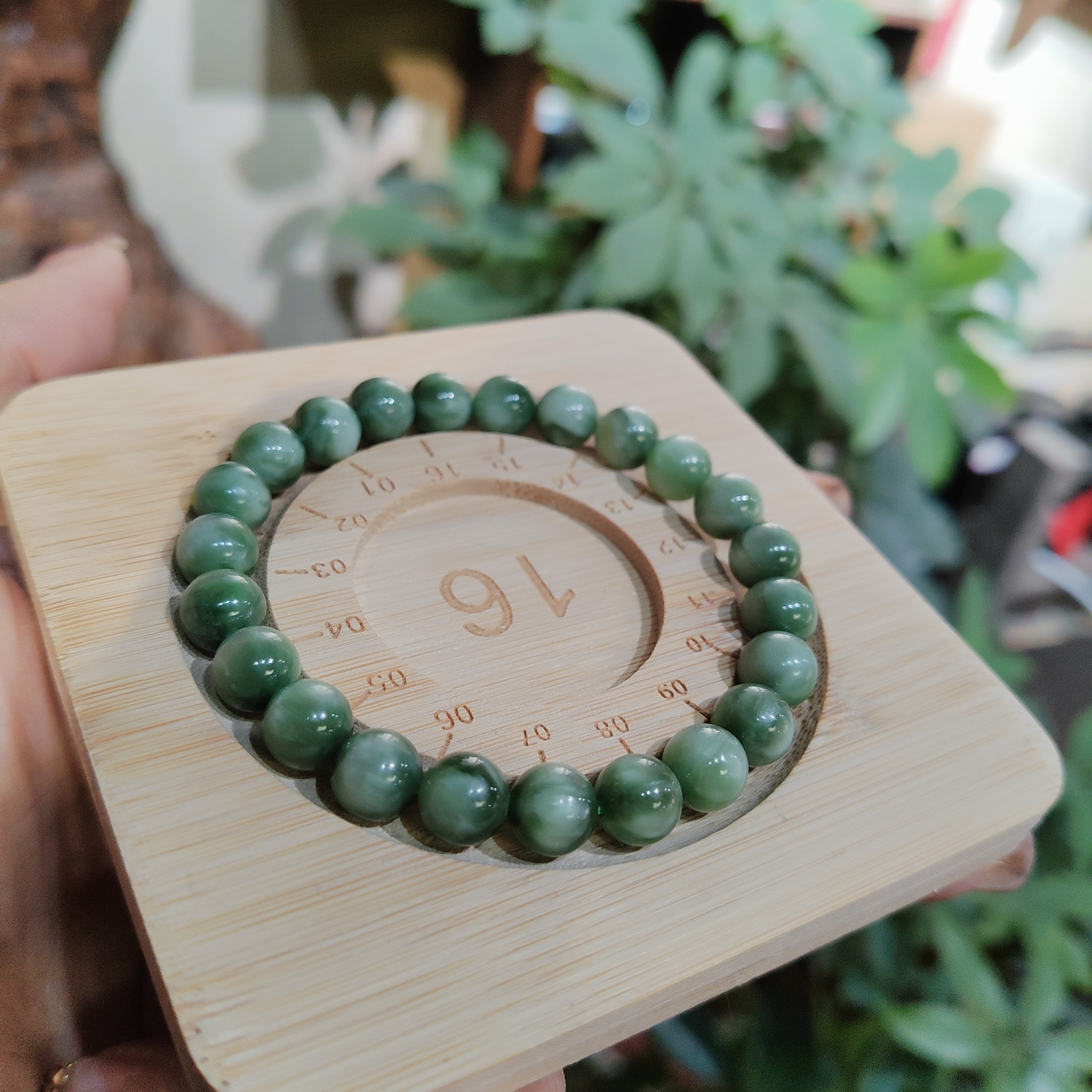 和田玉黑羊洞碧玉卡8mm