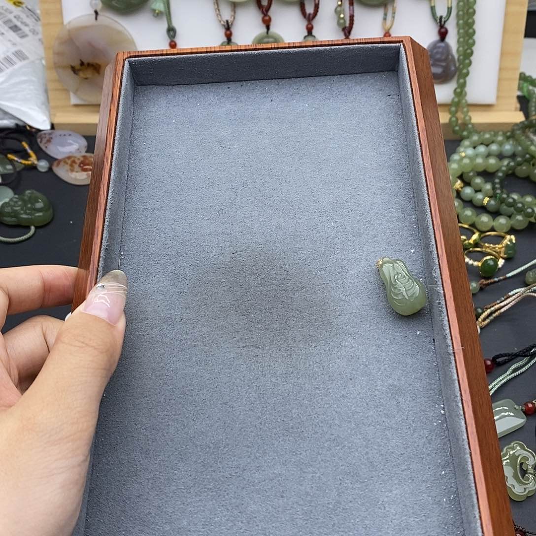 和田玉吊坠(不含链)18K金镶嵌