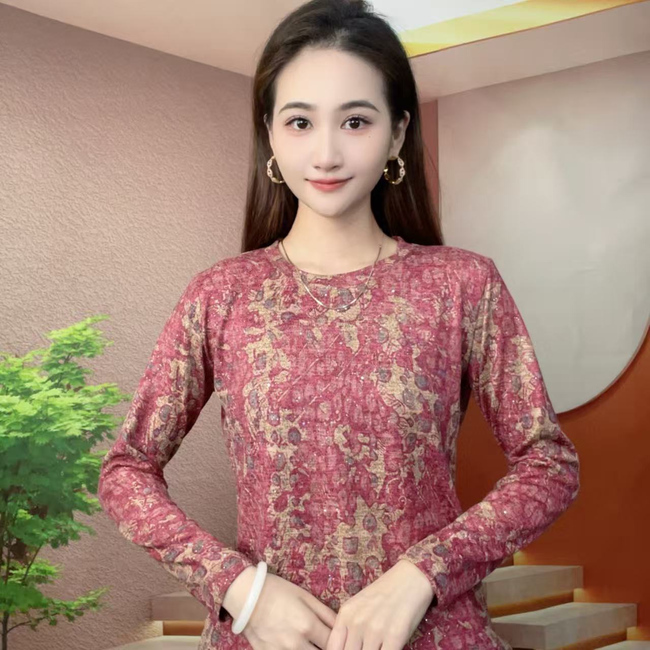 2025冬季新款澳绒长袖圆领时尚显瘦印花T恤上衣A568