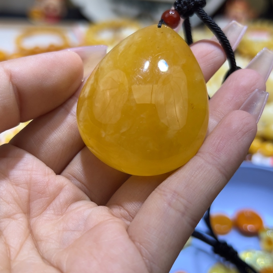 琥珀珠宝奇石未镶嵌