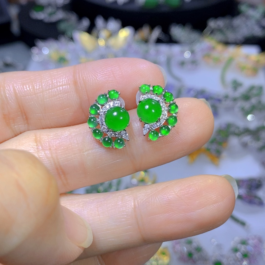 翡翠颈饰银S925镶嵌天然翡翠