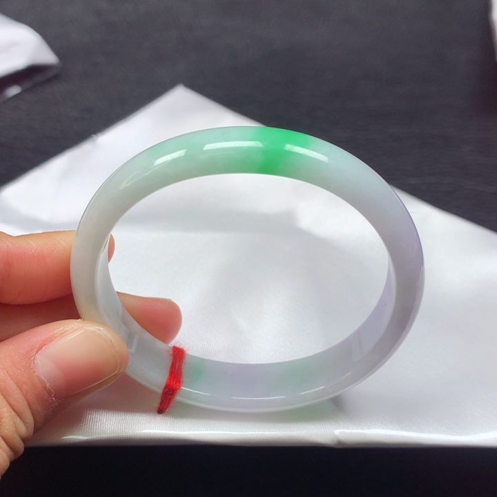 翡翠手镯（贵妃镯）未镶嵌55圈