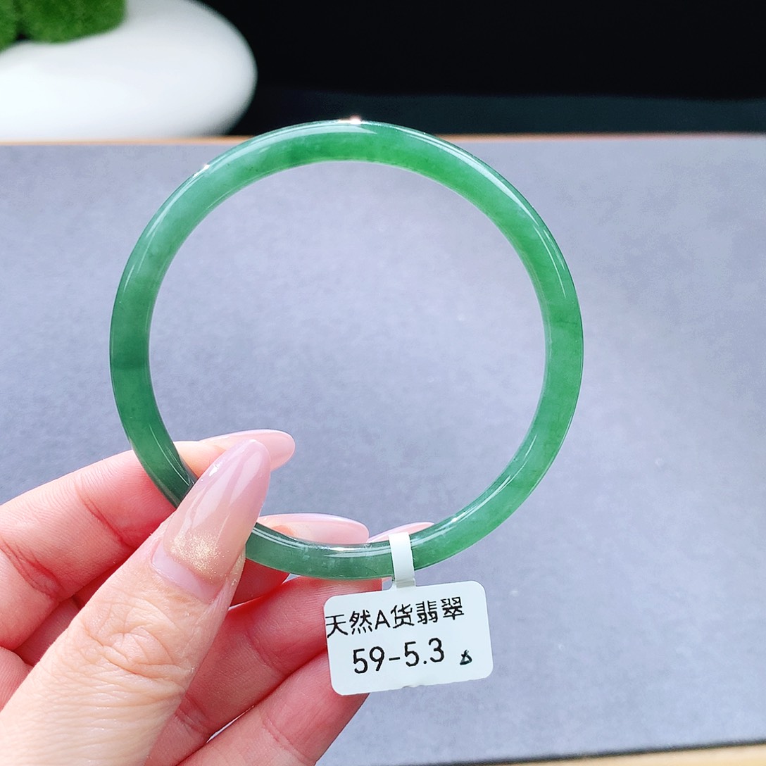 未镶嵌手镯（圆镯）翡翠