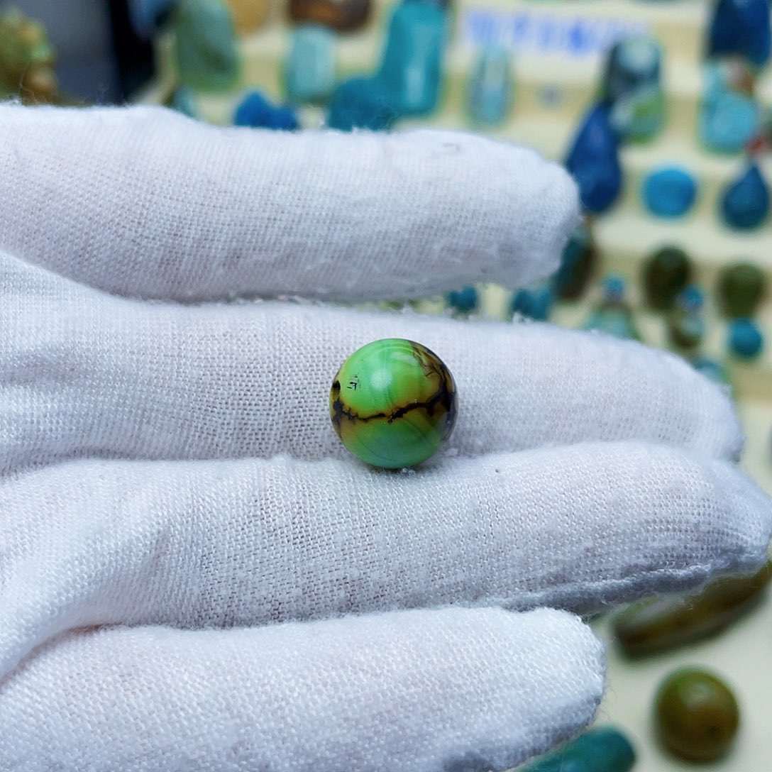 绿松石颈饰未镶嵌