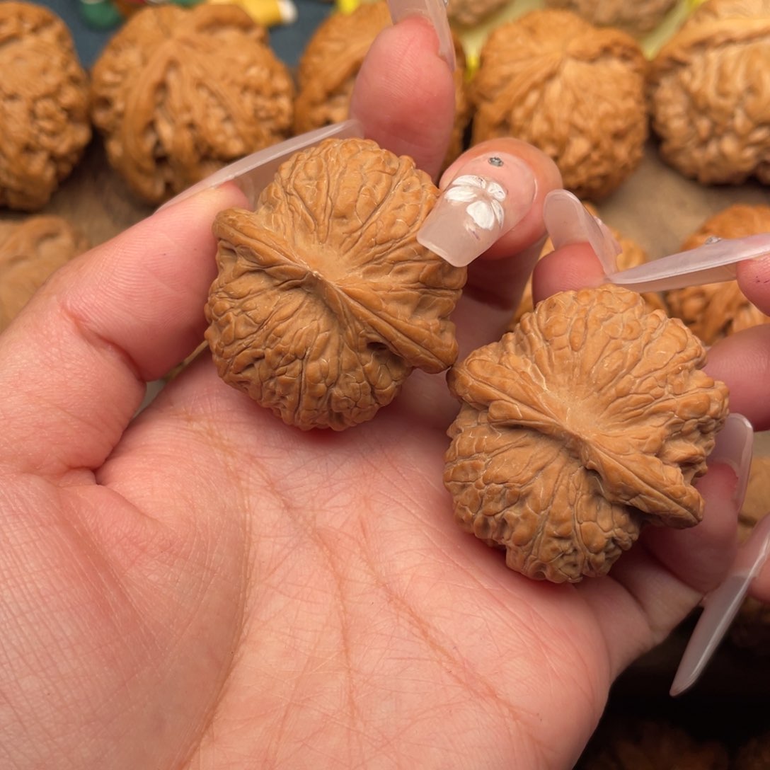 文玩核桃把件守**福全品血麒麟37