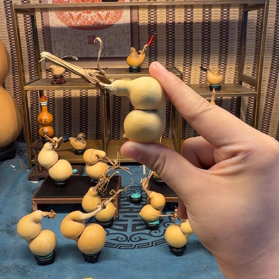 唐***J手把蚂蚁贴肚三点一线