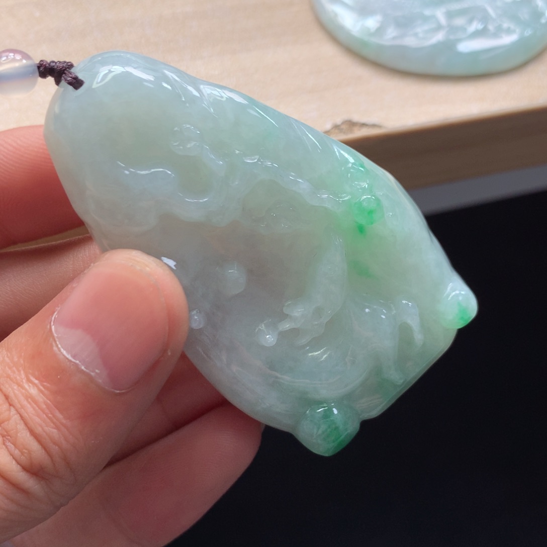 翡翠未镶嵌颈饰吊坠